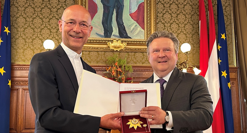 Hohe Ehrung für Wiener Dompfarrer Toni Faber / kathbild.at / Rupprecht
