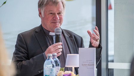 Scheuer: Kirche und Medien sollen 'Bäumchen der Hoffnung pflanzen'