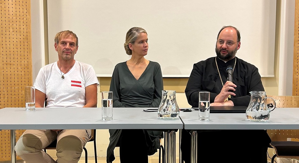 v.l.: Johannes Aschauer (Begründer des 'Jerusalemweges'), Friederike von Krosigk (Schauspielerin, Leiterin von Theatergottesdiensten) und Archimandrit Athanasius Buk (Griechisch-orthodoxe Kirche Wien) / PRO ORIENTE / Raphaela Pallin Wien: Religionsvertreter betonen leibliche Dimension der Spiritualität