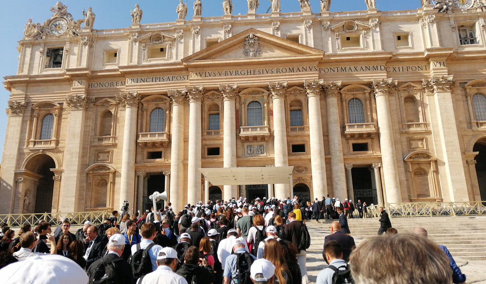 Synode im Vatikan beendet: Papst bittet Jugend um Entschuldigung