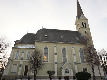 'Katholischer Gottesdienst', ''Gott ist der beste Weichensteller in deinem Leben'.' Live aus der Pfarrkirche zum  Hlgst. Herz Jesu in Zeltweg: Mit der Gemeinde feiert Pfarrer Gerhard Hatzmann.Wer sich Gott anvertraut, darf sich sicher sein, dass sei