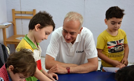 Caritas-Präsident Landau zu Besuch in Schule für syrische Flüchtlingskinder in Kairo