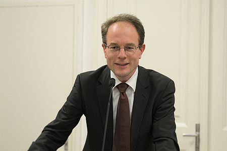 Jan-Heiner T