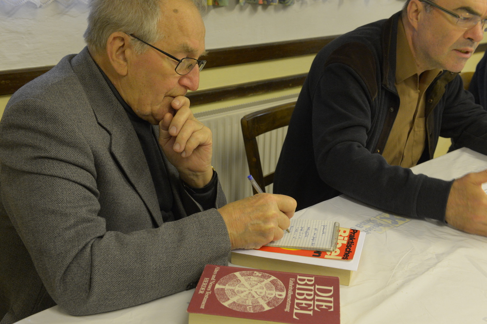 Bochumer Neutestamentler im Kirchenzeitungs-Interview: Deutsch ist einzige große Sprache, in der es keine allgemein-ökumenische Bibelübersetzung gibt - Bibel auch online zugänglich machen