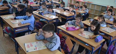 Children with their drawing books at classLEBANON / NATIONAL 22/00613Emergency support for 20 schools belonging to Les Filles de la Charit? de Saint Vincent de Paul congregation (, including scholarships for 851 students, and stipends for 756 tea