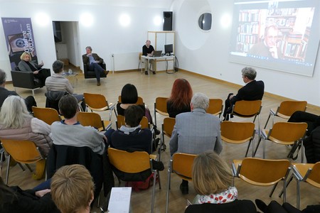 Thomas Macho bei Diskussion an der KU Linz