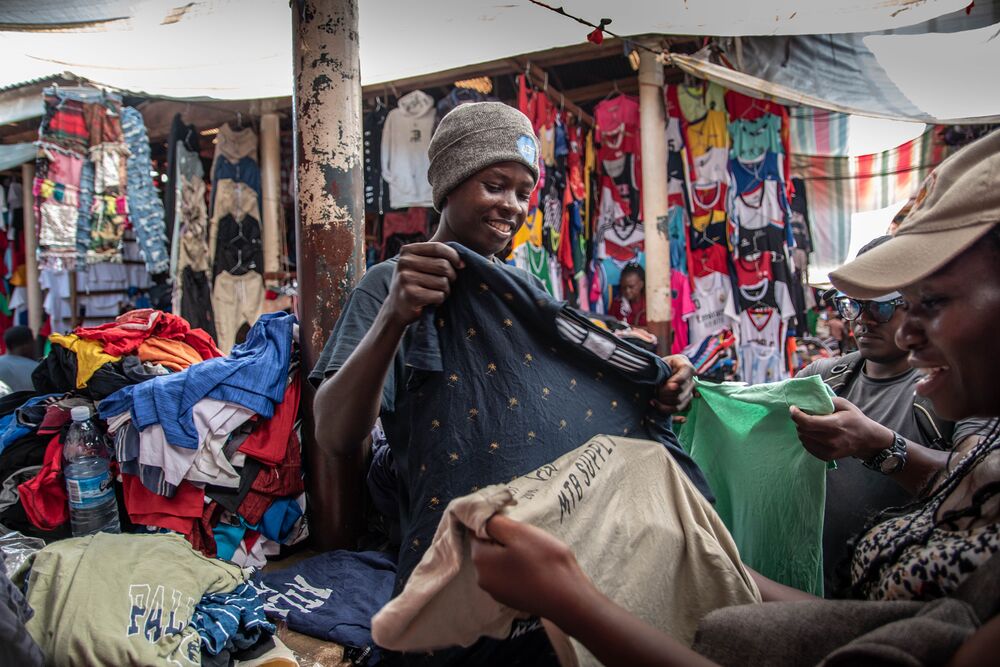 Suedwind Secondhand-Bericht Uganda / Paula Karina Martinez/Südwind Suedwind Secondhand-Bericht Uganda