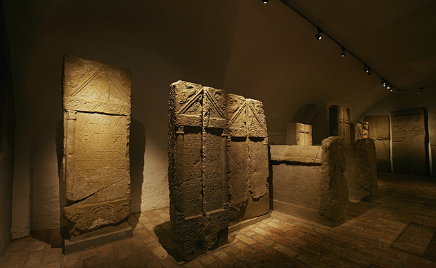 © Jürgen Skarwan, Juergen Skarwan Stift Klosterneuburg, Römische Grabstelen aus dem Zisternenfund von 1982/83