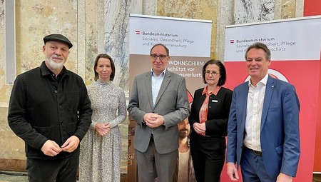 Sozialminister und NGOs präsentieren Schirm gegen Energiearmut