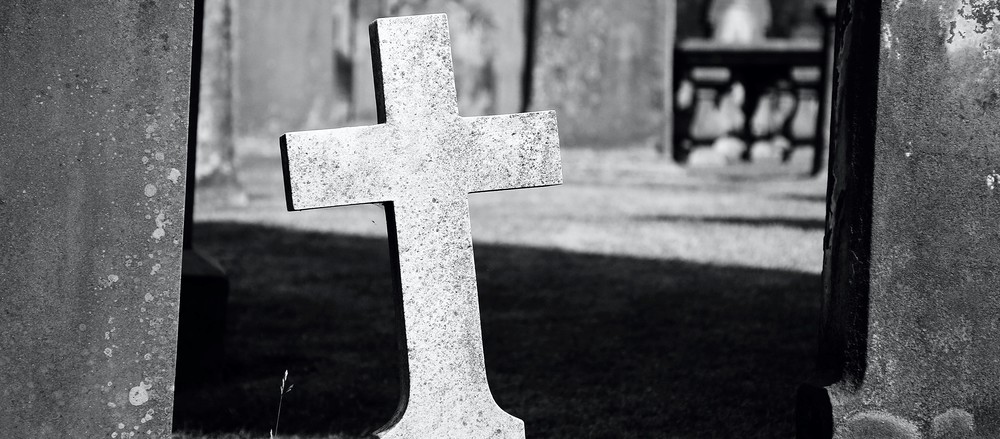 Theologen zu Allerseelen: 'Eine Zäsur im Kirchenjahr' / Photo by Fey Marin on Unsplash Theologen zu Allerseelen: 'Eine Zäsur im Kirchenjahr'