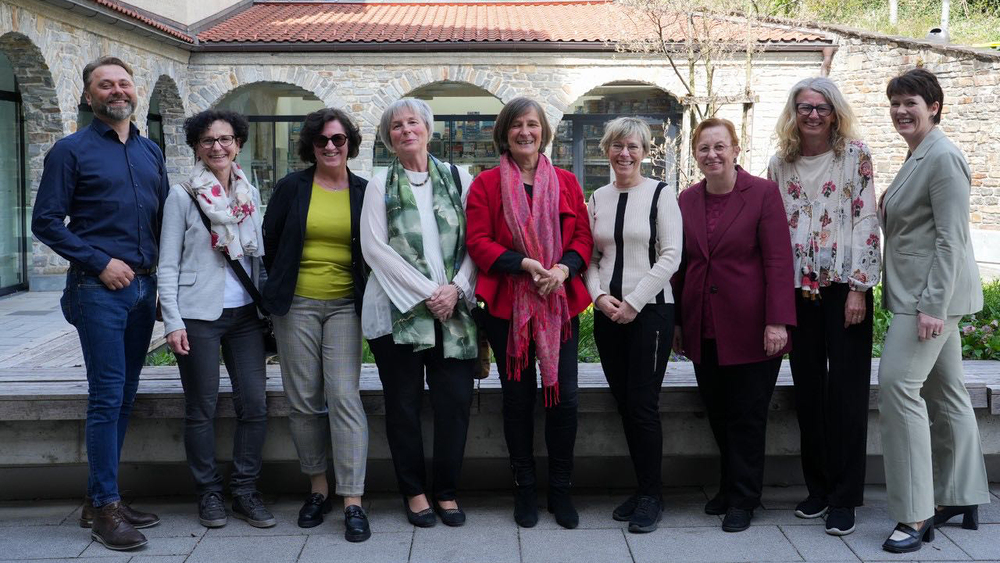 Projektteam Schatzkiste / Stanic/dibk.at 'Schatzkiste NEU' stärkt Seniorenbildung in Tirol und Oberösterreich