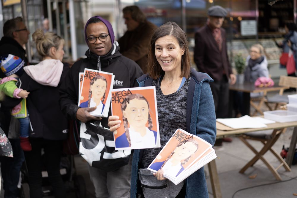 Pia Hierzegger als 'Megaphon'-Verkäuferin / David Ertl, Megaphon