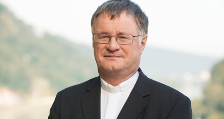 Scheuer zur Frauenpriesterweihe: 'Unlösbares Dilemma'