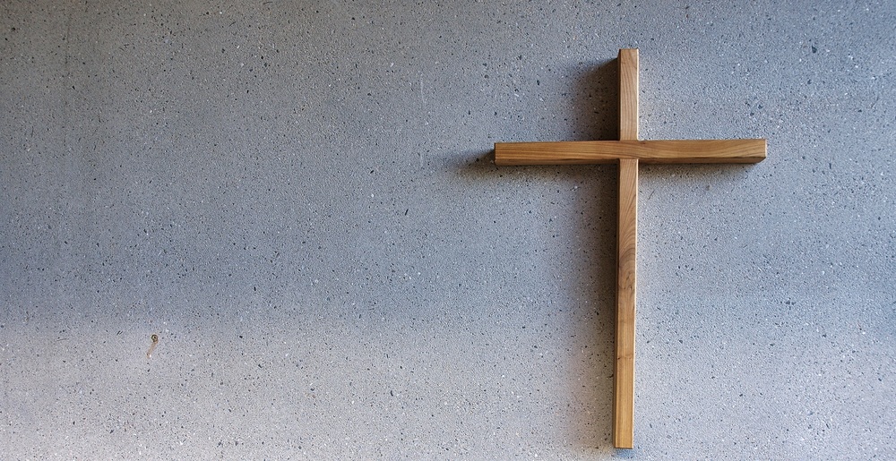 Kreuz an der Wand / Erzdiözese Wien/ Wolfgang Seper, Wolfgang Seper Das Kreuz ist das Symbol des Christentums schlechthin. Am Konzil von Ephesus (431 n. Chr.) wurde das Kreuz offiziell Symbol für das Christentum. Für Christen ist das Kreuz Zeichen unserer Zugehörigkeit zu Jesus und der Liebe Gottes zu den Menschen. D