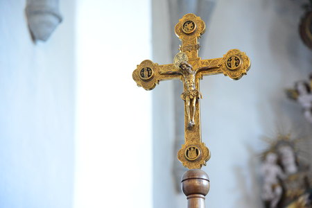 Schönborn: Kreuz gehört zu den 'Ursymbolen der Menschheit'
