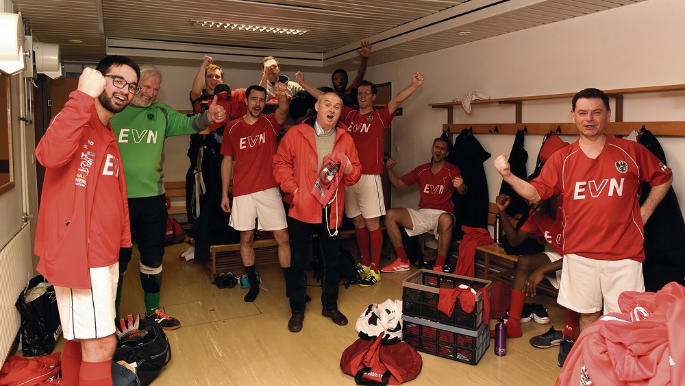 Priesternationalmannschaft / Wolfgang Zarl 'Heilige Elf, hoch und höher': Einstimmung auf Priester-Fußball-EM