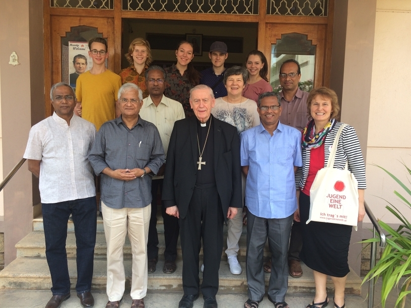 Altbischof Schwarz auf Indienreise