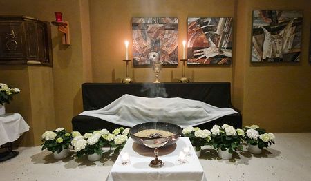 Wiederentdeckte Tradition: Heilige Gräber in der Karwoche