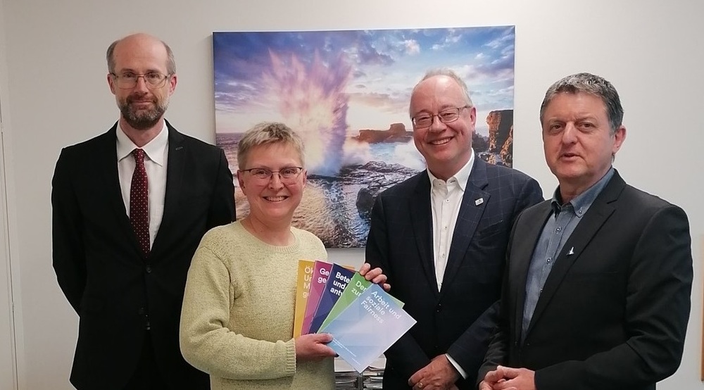 KAÖ überreichte Themen-Dossiers an Vertreter der Wirtschaftskammer / KAÖ KAÖ überreichte Themen-Dossiers an Vertreter der Wirtschaftskammer