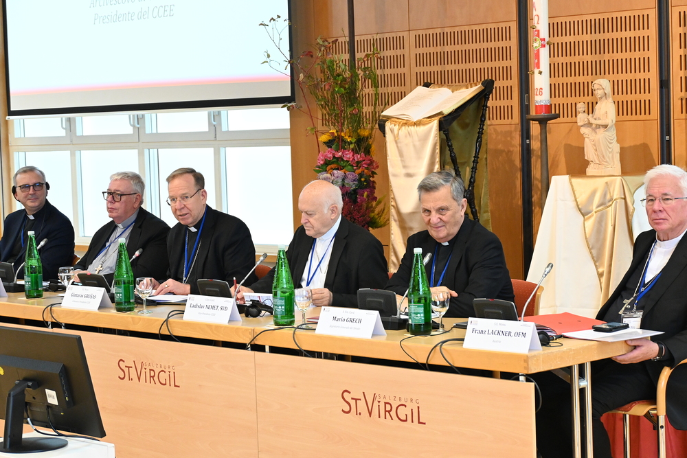 v.l.: Msgr. Antonio Ammirati, Kardinal Jean-Claude Hollerich, Erzbischof Gintaras Grusas, Kardinal Ladislav Nemet, Erzbischof Franz Lackner