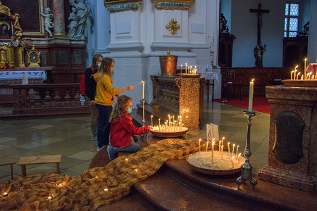 Lange Nacht der KirchenKarmelitenkirche – Kerze anzündenFoto Jack Haijes