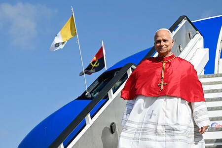 Ankunft von Papst Leo XIV. am 18. April 2026 am internationalen Flughafen von Luanda (Angola).