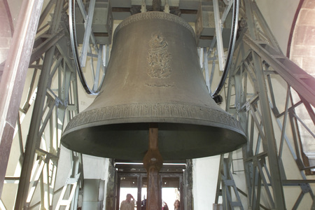 Pummerin / Franz Josef Rupprecht, kathbild.at/Rupprecht Die Pummerin im Stephansdom. Mit 21.383 kg (inklusive Kl