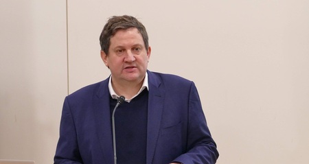 Soziologe-Rechtsextremismus-reicht-bis-in-gesellschaftliche-Mitte