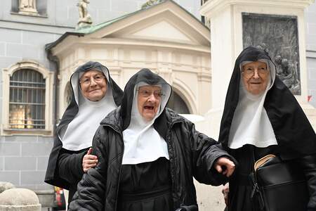 Goldenstein-Salzburger-Erzdi-zese-hofft-auf-g-tliche-Einigung