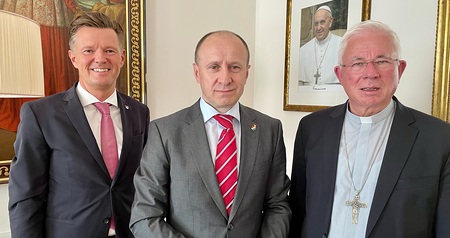 Kiews-Botschafter-dankt-Salzburger-Erzbischof-f-r-Ukraine-Besuch