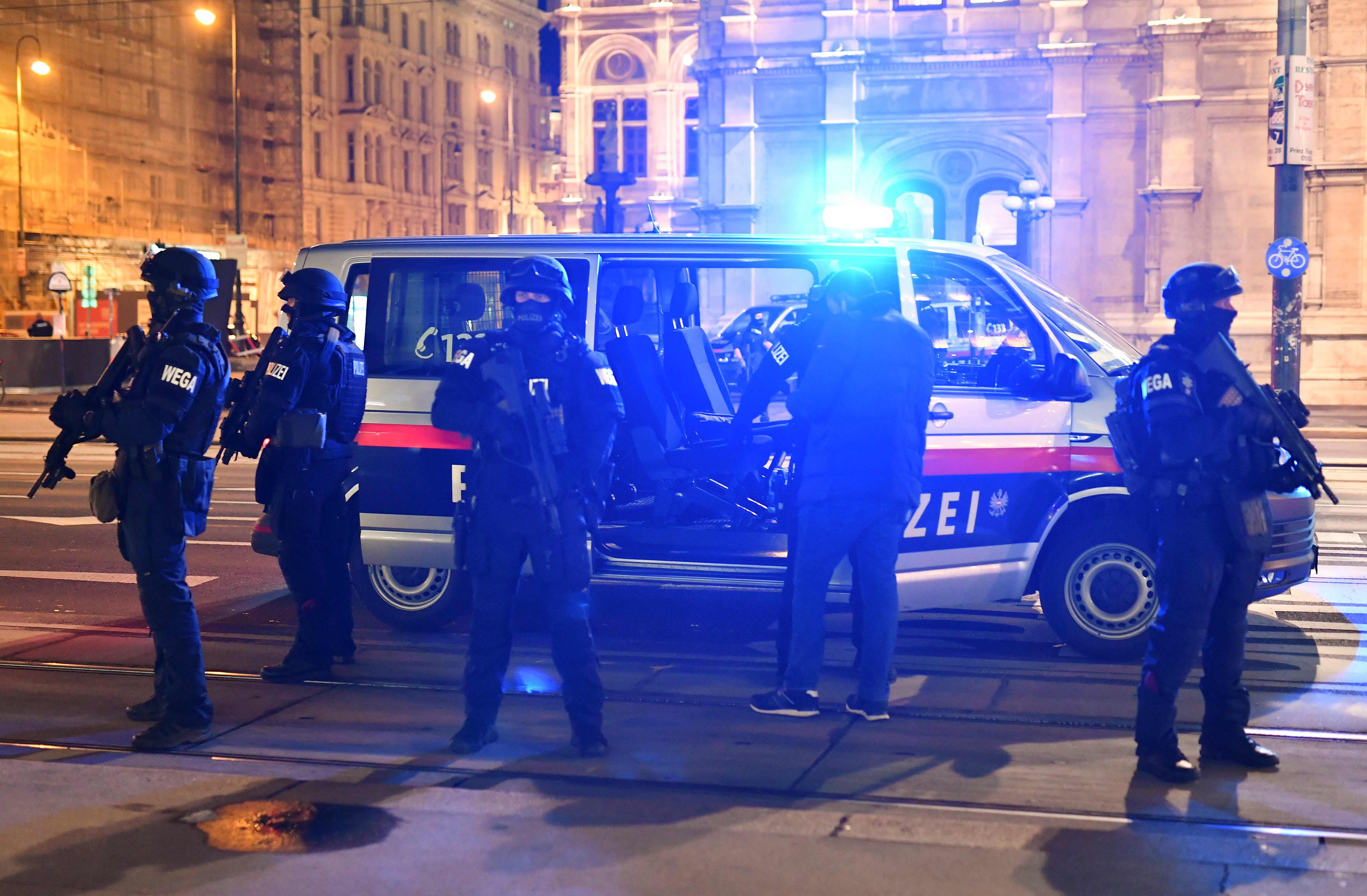 Terrorist attack in russia. Вена полиция. Вена Австрия полиция. Полиция Европы.